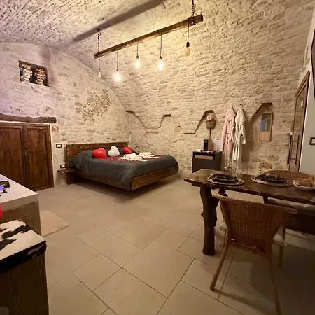 Il Piccolo Borgo - B&B 산테라모 인 콜레